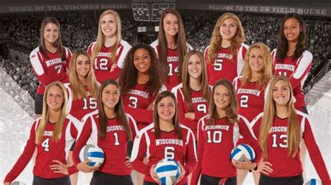 wisconsin volleyball team mudes  5 in the nation